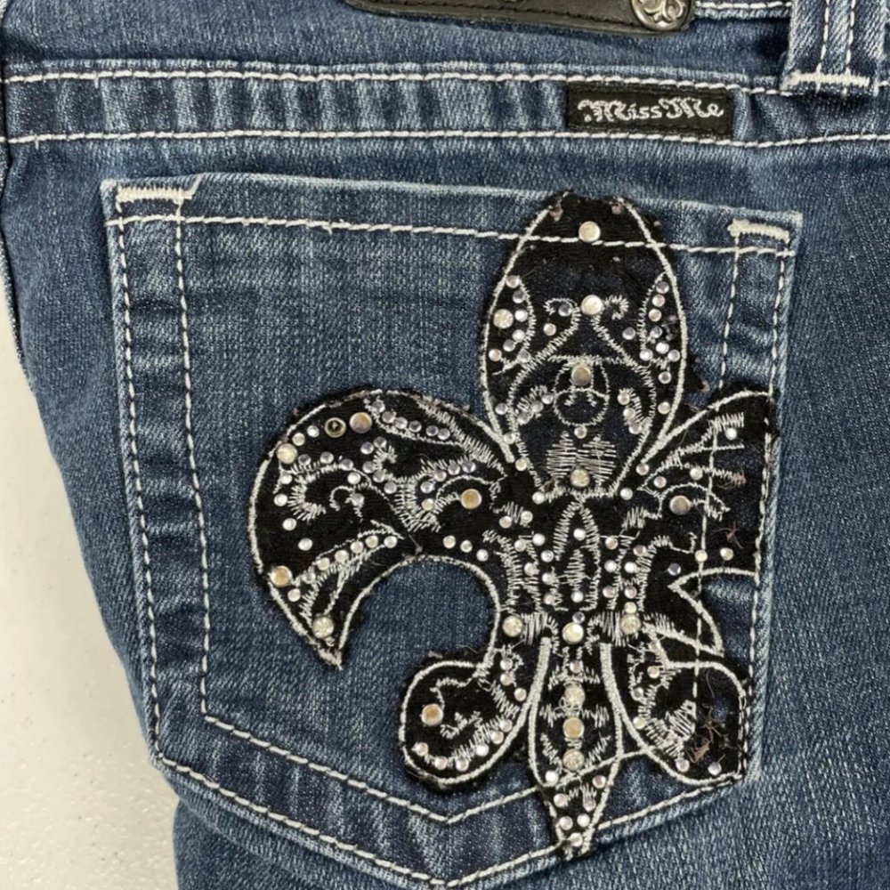Miss Me Fleur de Lis Jeans size 31 JP5005 Boot Denim Rhinestone
